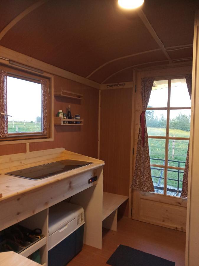 Veritable Roulotte Hippomobile "La Bailleul" Mentheville 외부 사진