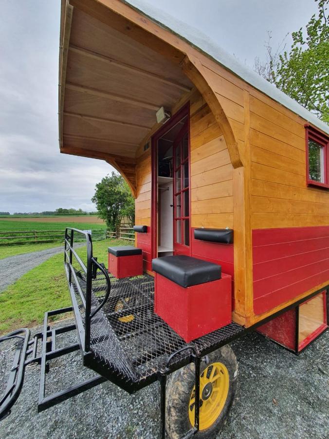 Veritable Roulotte Hippomobile "La Bailleul" Mentheville 외부 사진