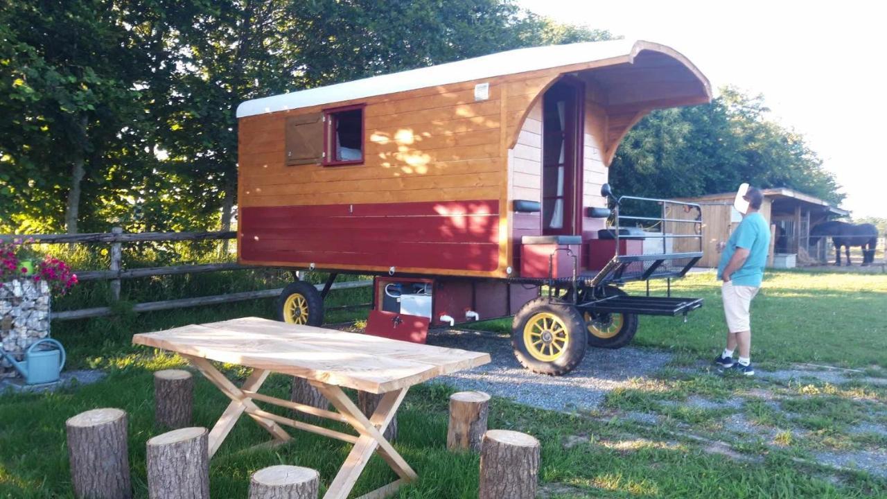 Veritable Roulotte Hippomobile "La Bailleul" Mentheville 외부 사진
